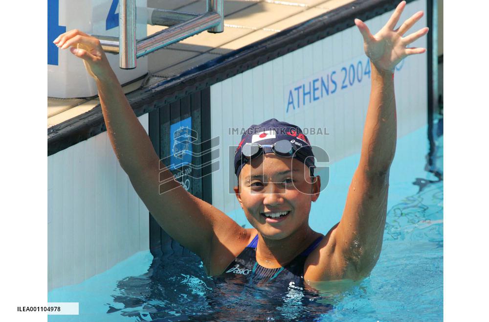 Nakamura advances to semis in 100m backstroke