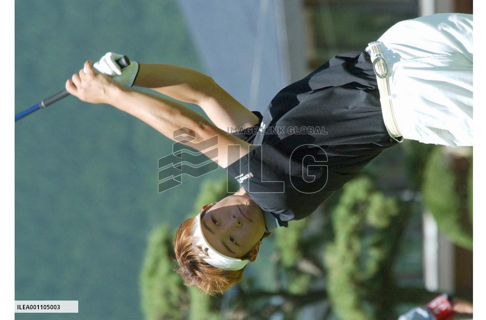 Kadokawa takes lead at New Caterpillar Mitsubishi tournament