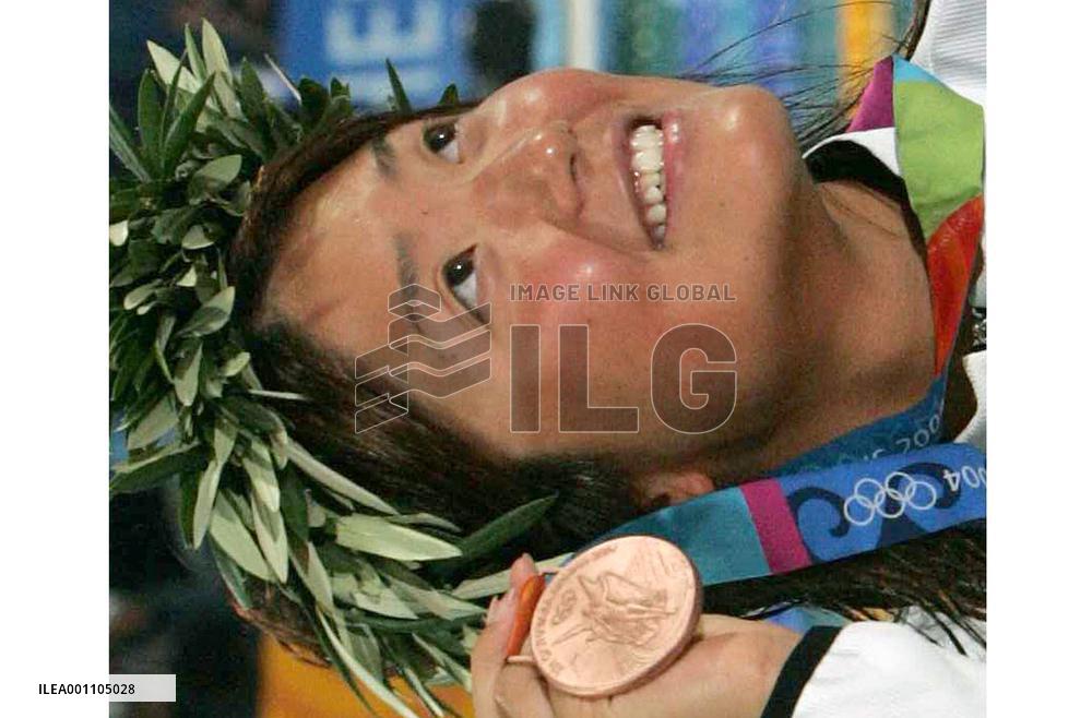 (2)Nakamura wins bronze in women's 200m backstroke