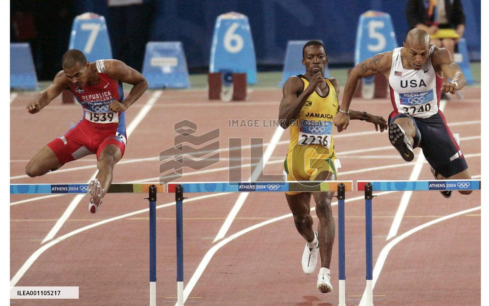 (1)Dominican Republic's Sanchez wins men's 400m hurdles