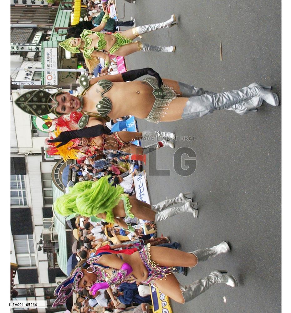 (1)Samba carnival held in Tokyo's Asakusa district