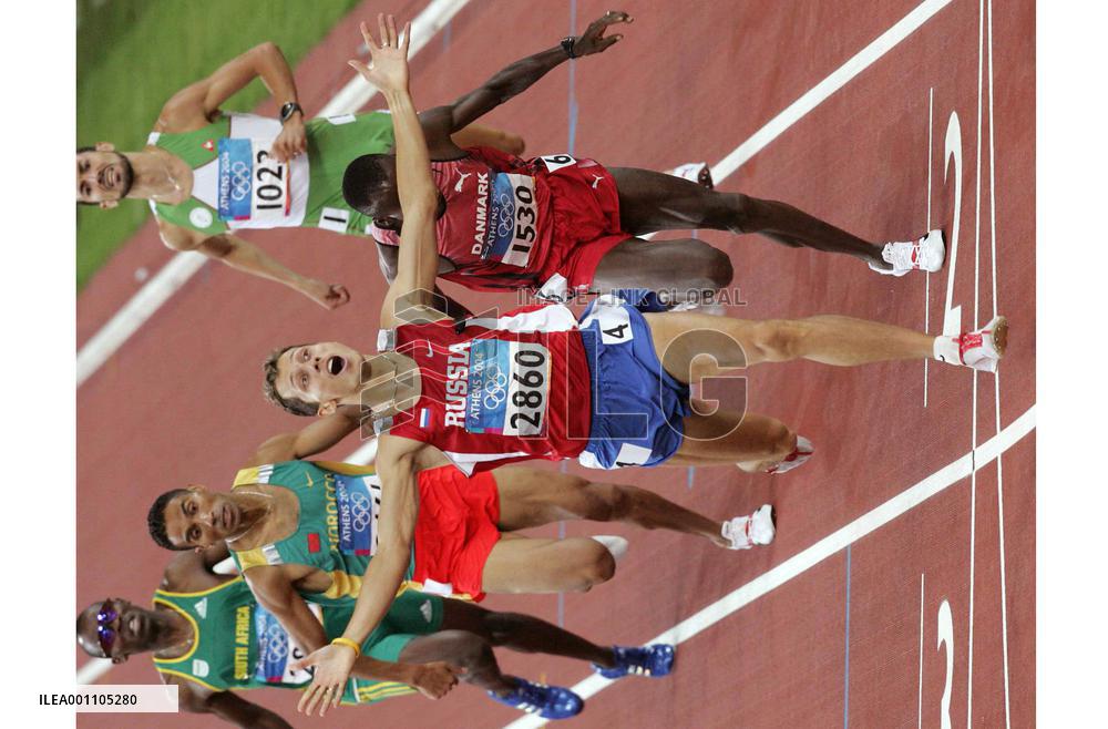 Russia's Borzakovskiy wins gold in men's 800 meters