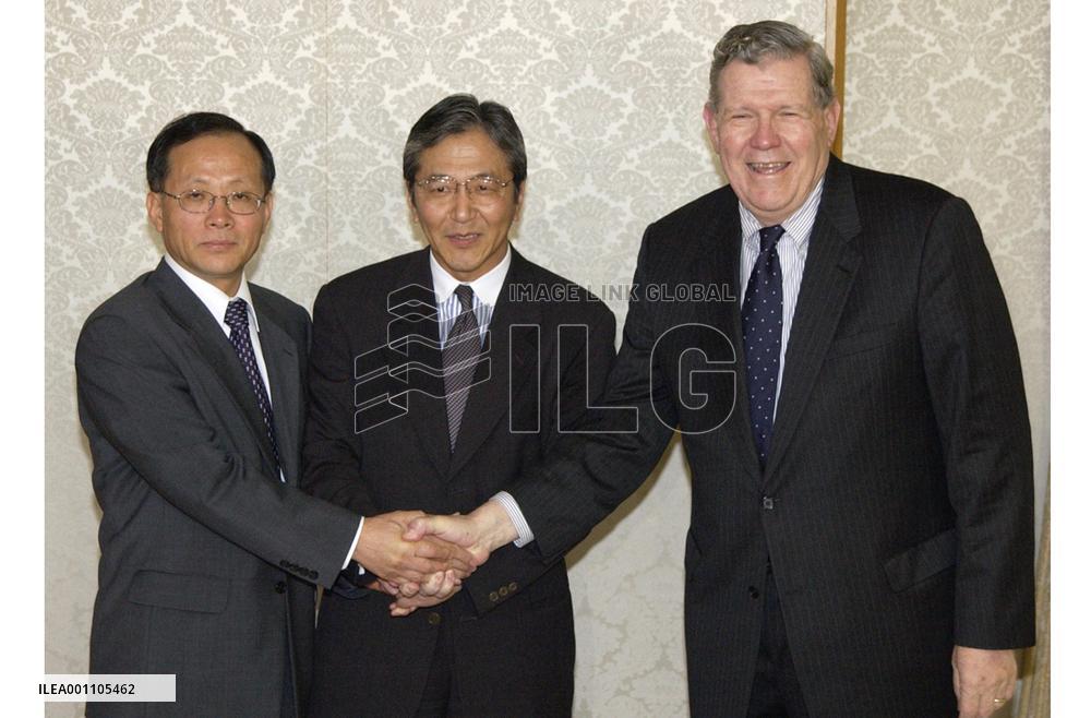 Japan, S. Korea, U.S. agree on need for 6-way talks