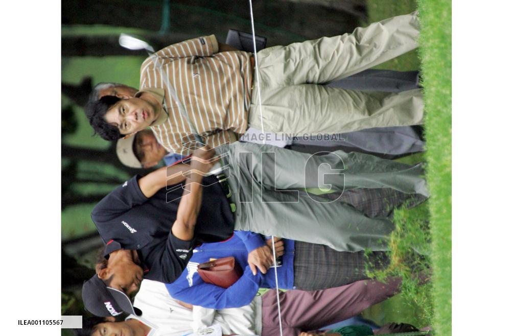 Thailand's Chawalit holds onto ANA Open lead
