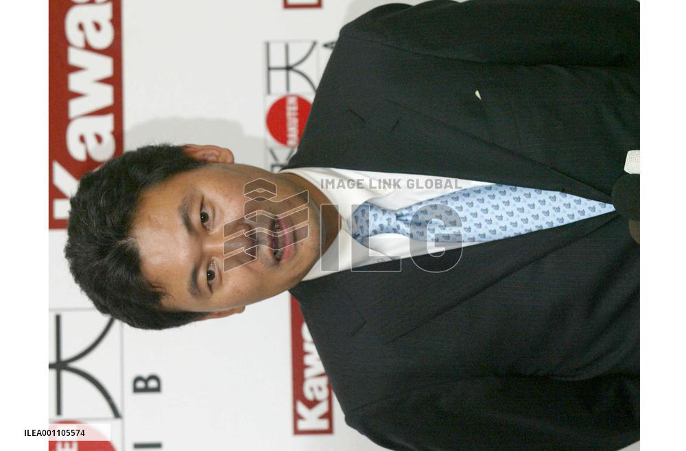 Rakuten to file for entry into pro baseball in a week