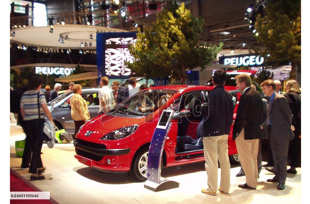 Paris Motor Show kicks off