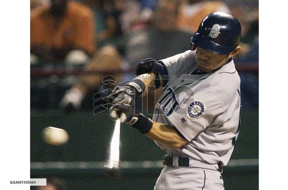 (1)Mariners' Ichiro marks season's 250th hit