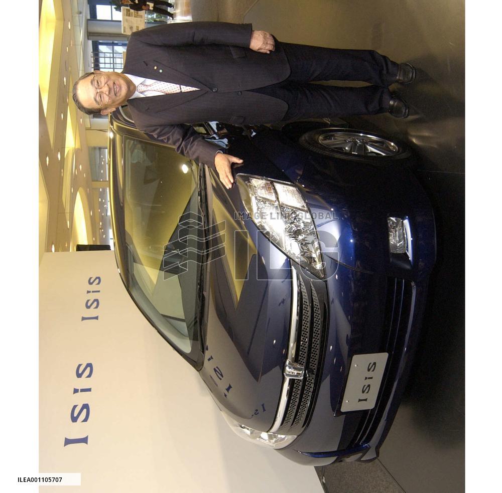 Toyota unveils new minivan 'Isis'