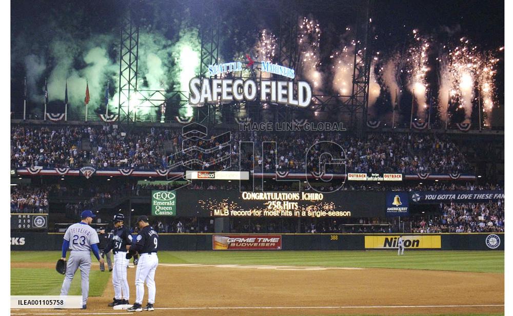 (7)Ichiro breaks MLB record for hits in a season