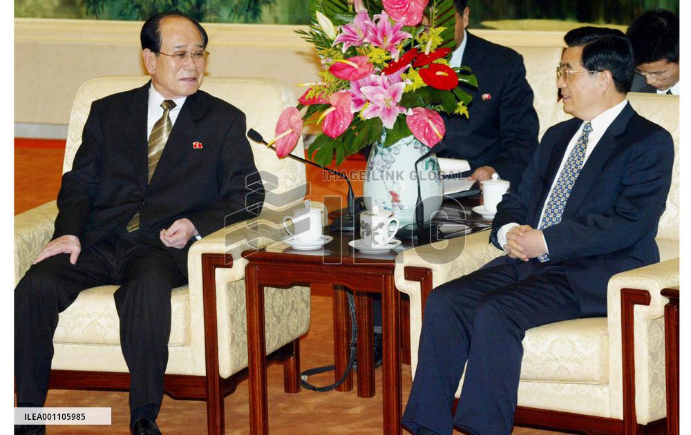 (2)N. Korea's Kim Yong Nam meets with President Hu