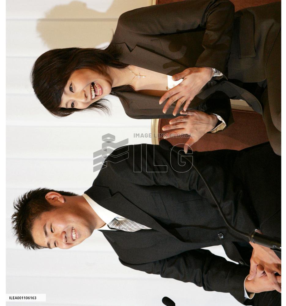 (2)Seibu pitcher Matsuzaka to tie knot