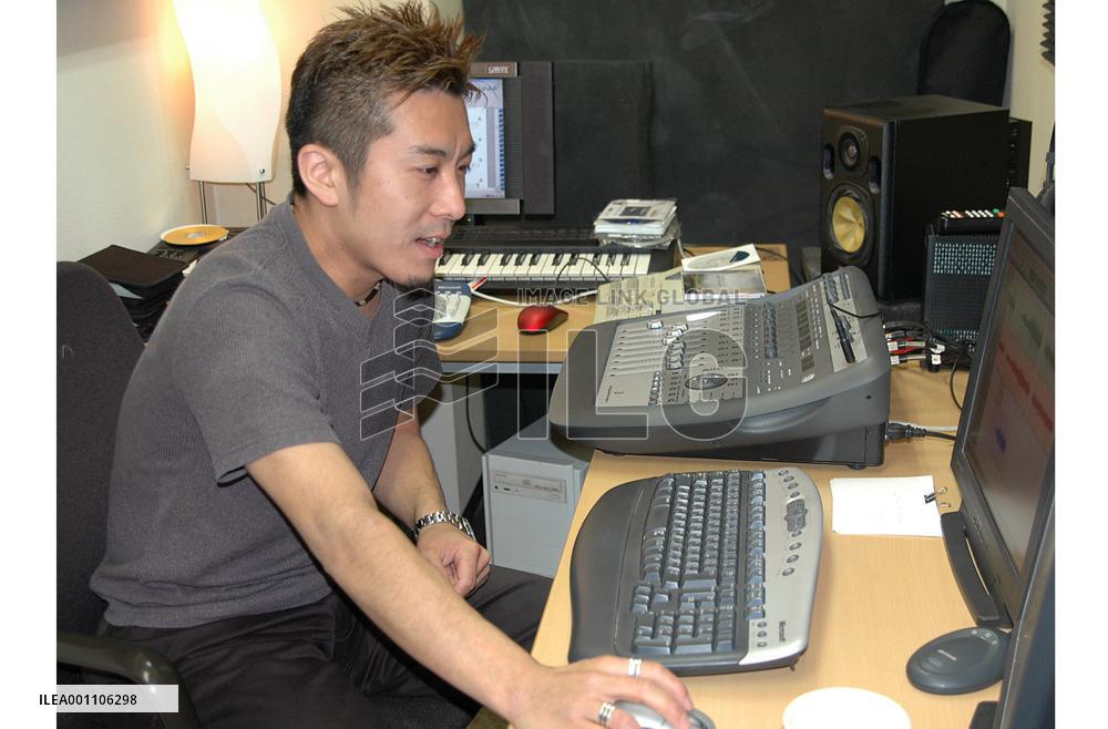(1)Middle school girl, producer strive to preserve Ainu music