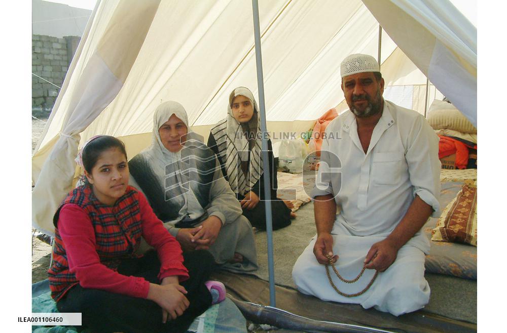 (2)Evacuees from Fallujah stay in Baghdad
