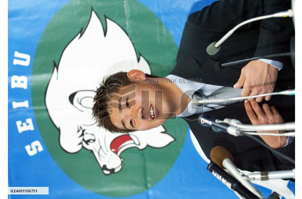 Seibu's Matsuzaka re-signs for 250 mil. yen annual salary