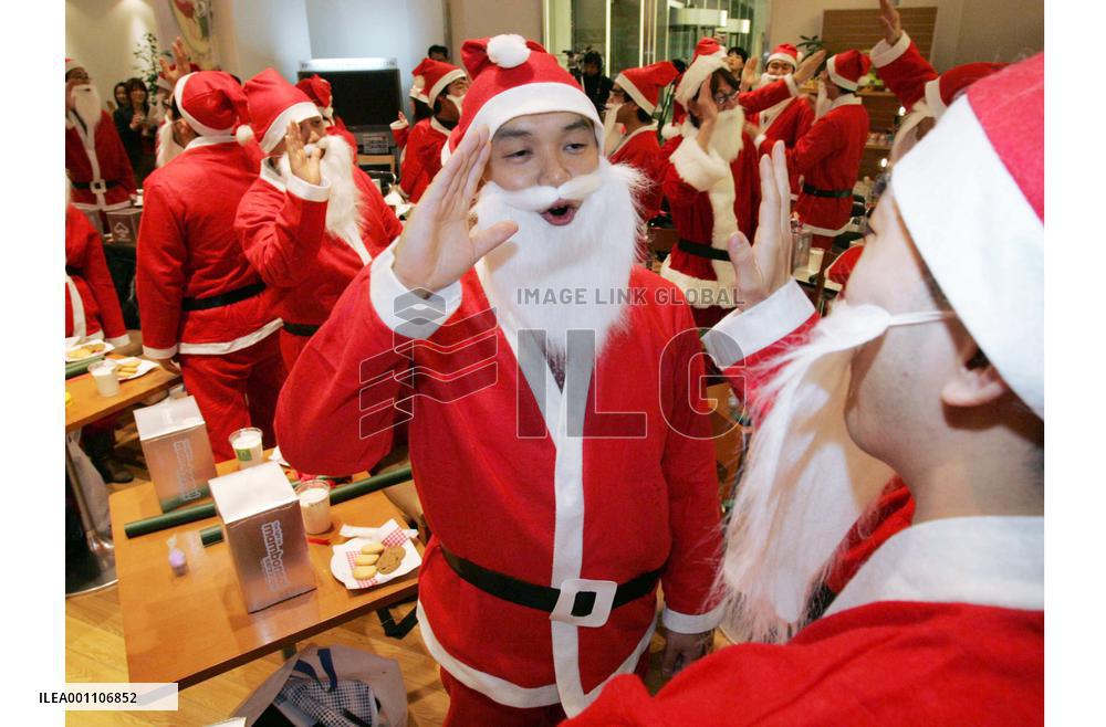 Takara holds seminar for Santa Claus wannabes
