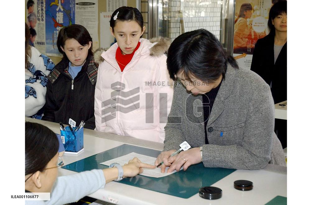 Daughters of Jenkins and Soga register as residents of Sado