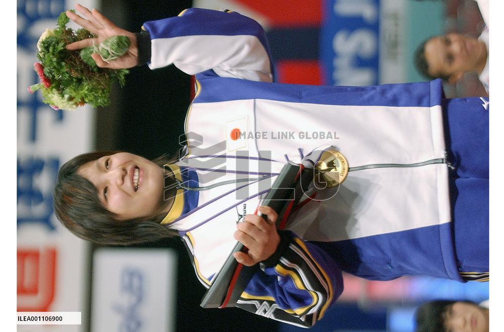 (2)Japan's Watanabe wins 70-kg title at Fukuoka Int'l judo meet