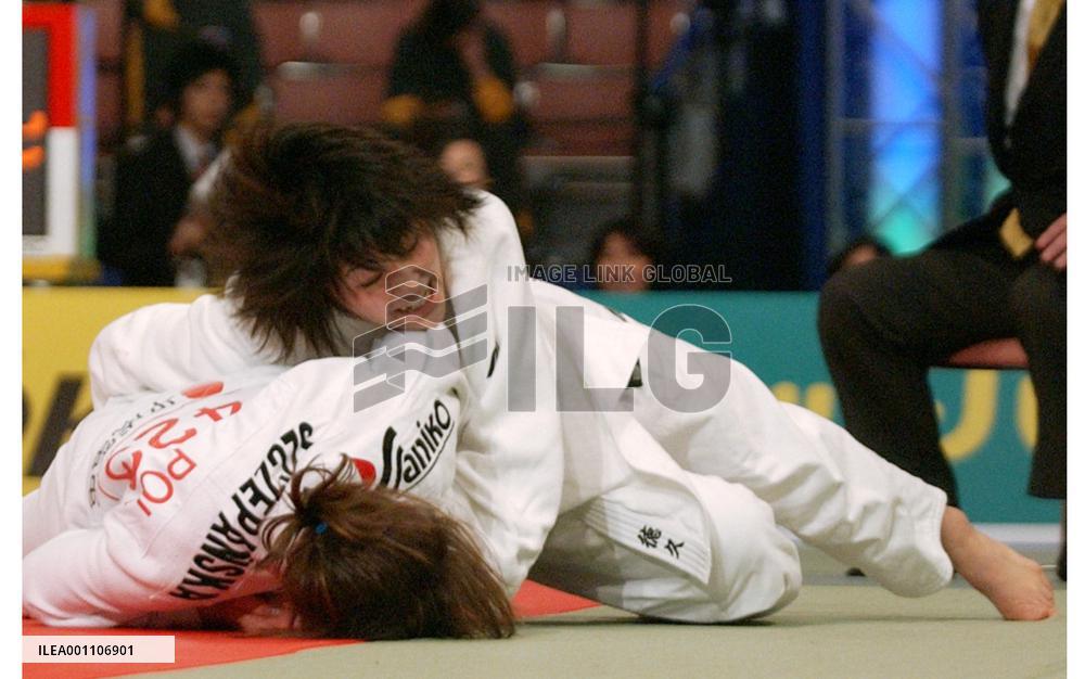 (1)Japan's Tokuhisa wins 63-kg title at Fukuoka Int'l judo meet