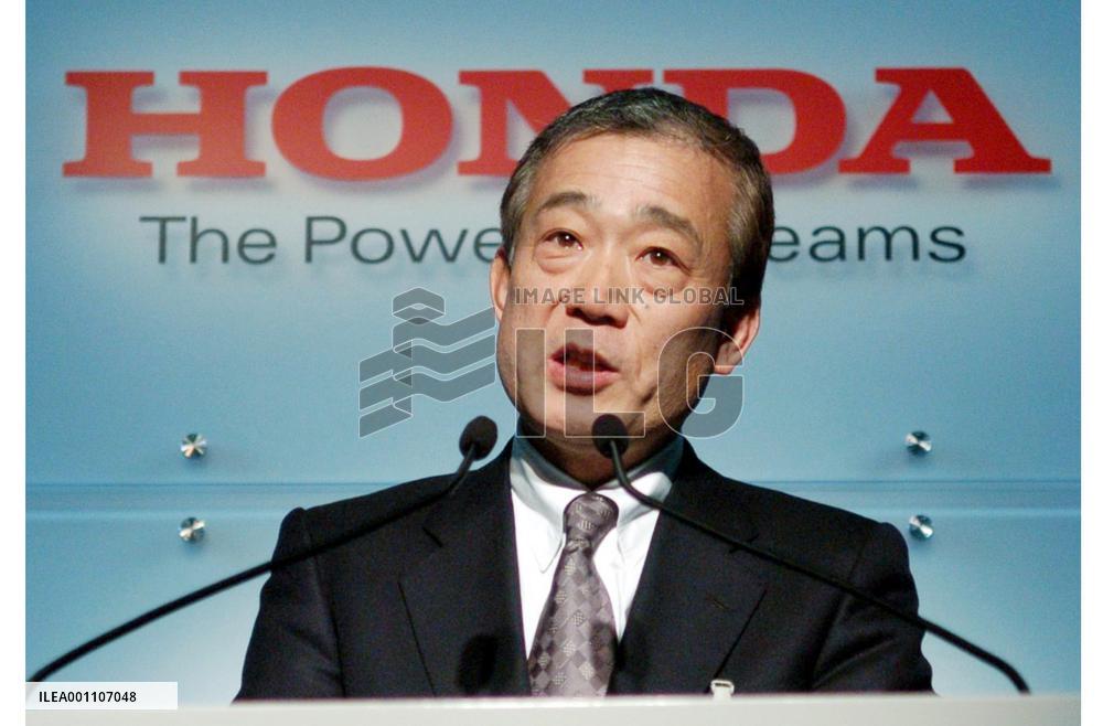 Honda aims to boost global vehicle sales 8% in 2005