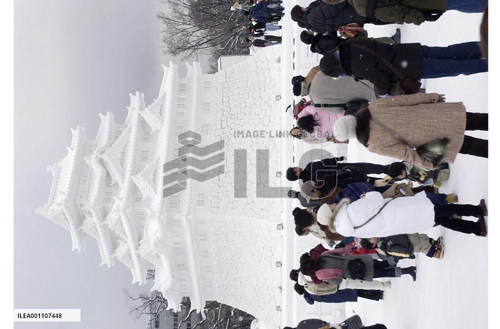 (1)Sapporo Snow Festival opens for weeklong run