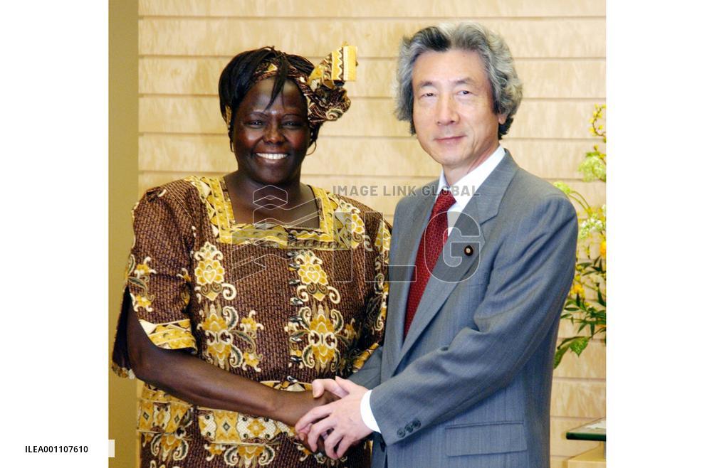 Maathai meets Koizumi