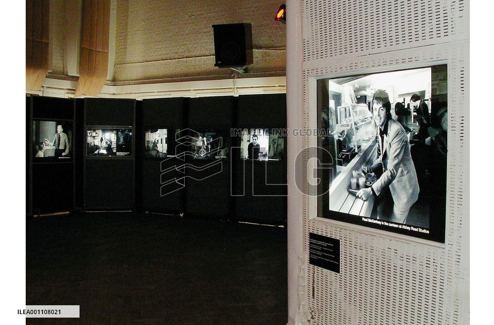 (2)Abbey Road Studios in London opens doors to public