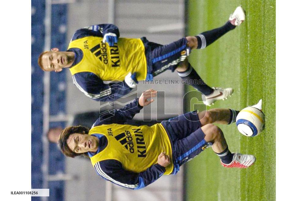 (2)Japan tune up for Bahrain clash