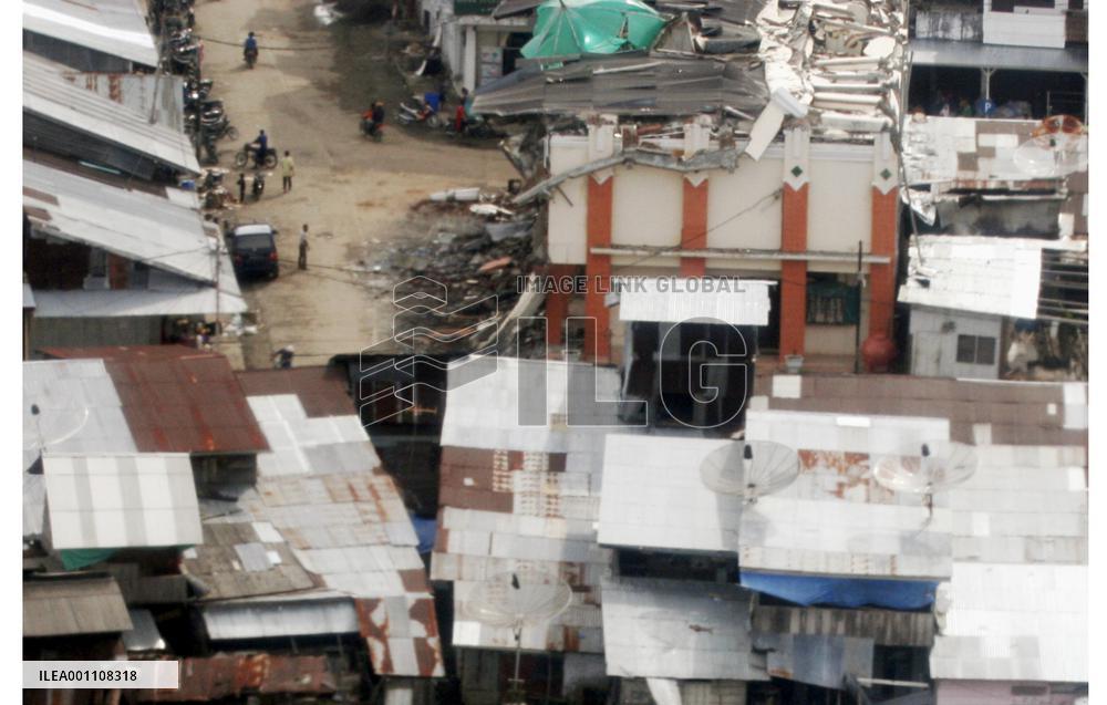 (10)Scenes from Indonesia's Nias and Simeuleu islands after quake