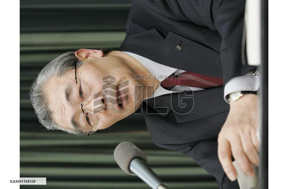 NHK to replace all 8 board directors to restore public trust