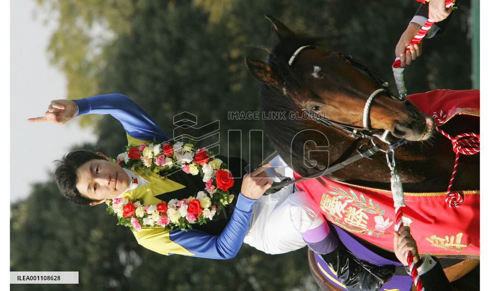 Take guides Deep Impact to victory at Satsuki-sho