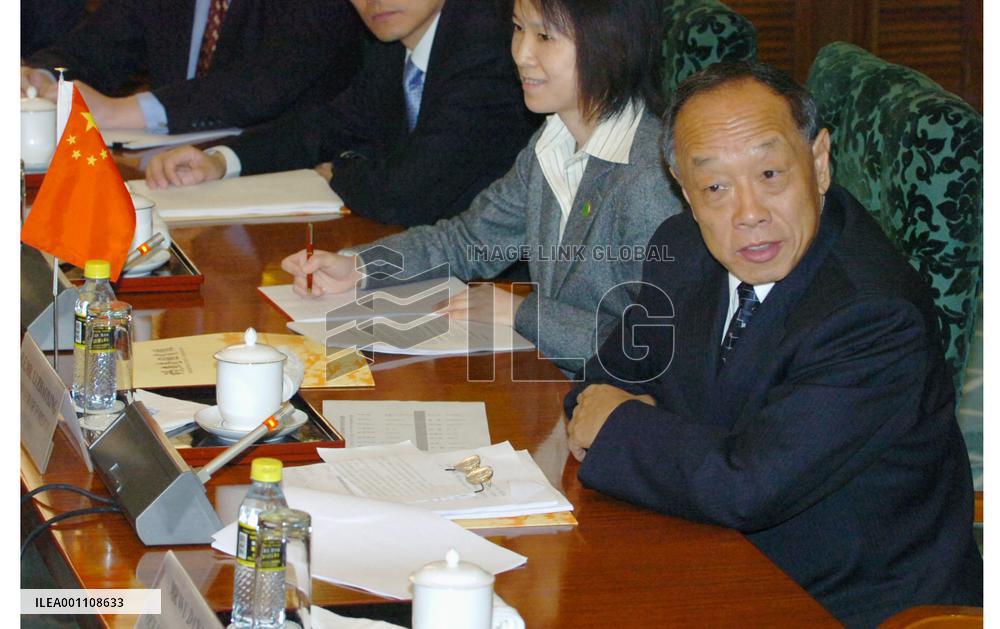 (3)Machimura, Li hold talks amid anti-Japan protests in China