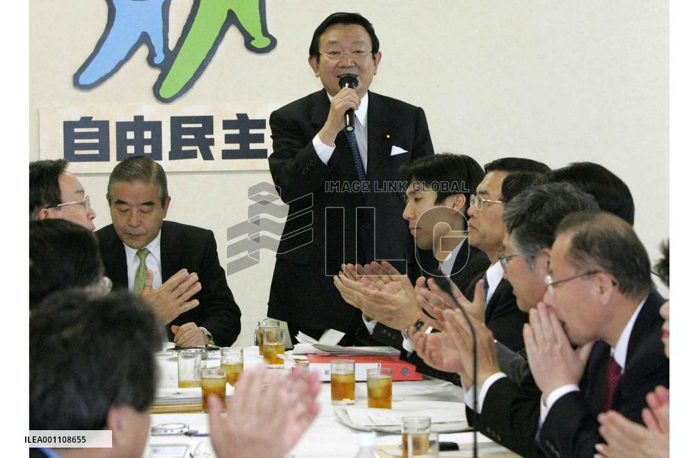 LDP continues last-ditch effort over postal reform