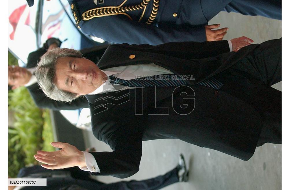 Koizumi arrives to attend Asian-African summit