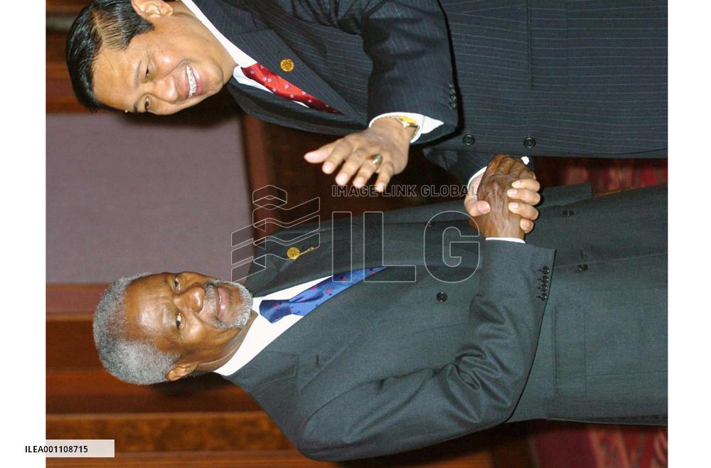 (2)Asian, African countries kick off summit