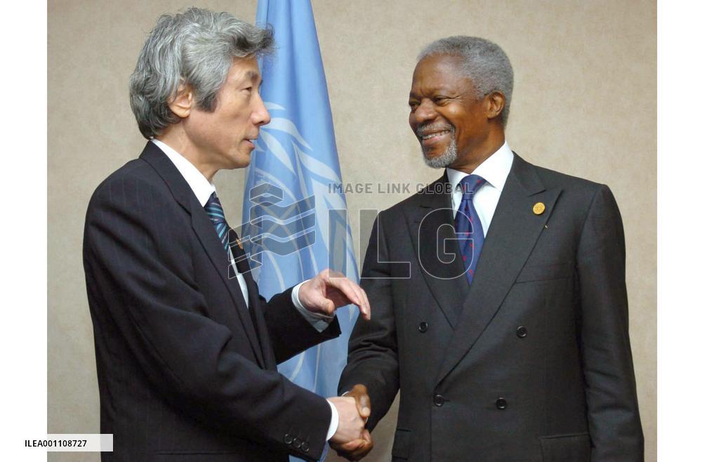 Koizumi meets Annan in Indonesia