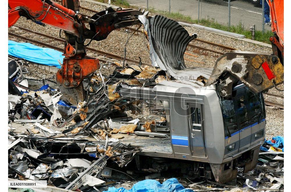 Work to dismantle crashed JR West train continues