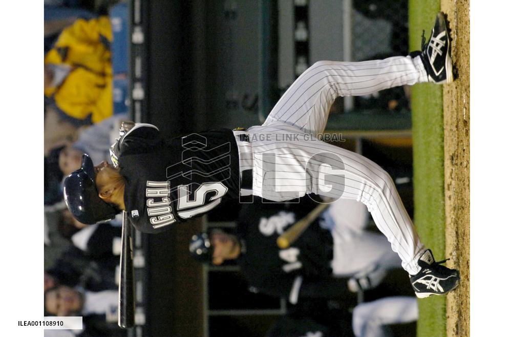 Iguchi hits 1st homer in majors, goes 4-for-4