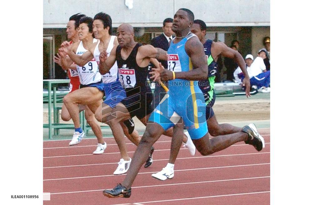 Gatlin claims victory in 100 at Japan Grand Prix