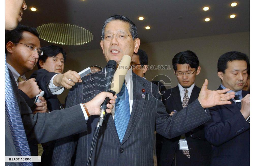 (2)Japan, China foreign ministers hold talks