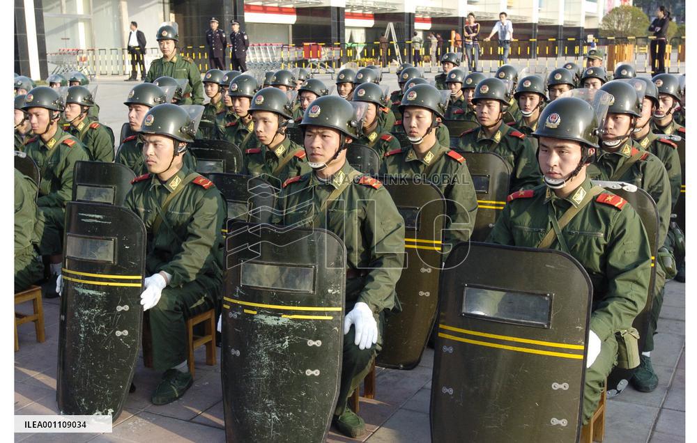 (1)China police on high alert at Japan-China soccer match