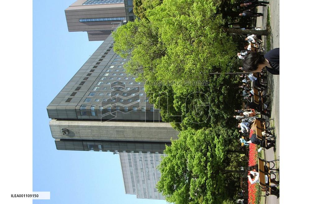 (2)Princess Sayako, emperor's daughter, to wed Nov. 15
