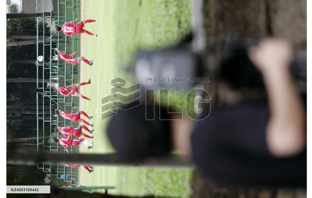 (2)N. Korea brace for Japan clash