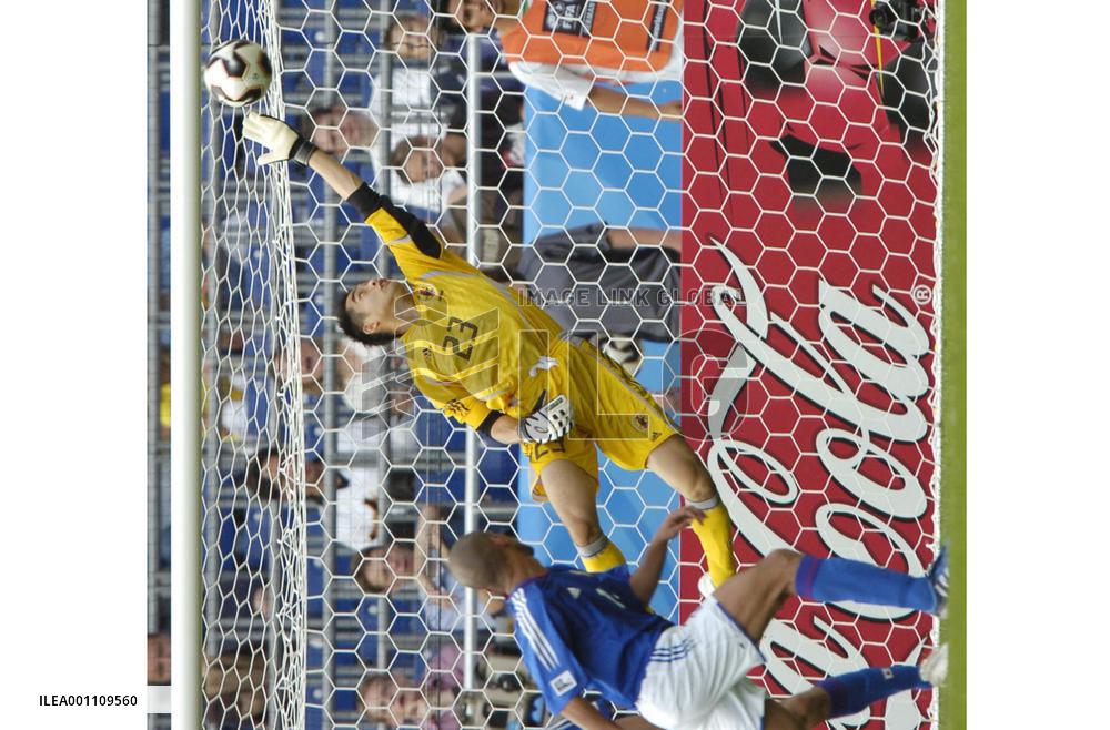 (3)Japan beaten by Mexico in Confederations opener