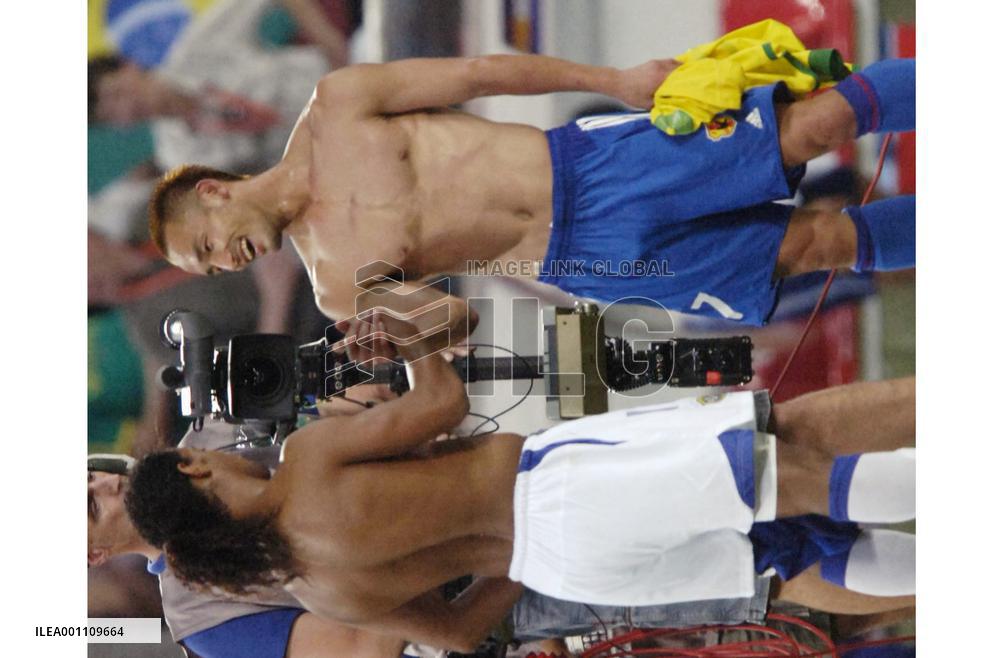 (12)Japan bow out of Confeds after holding Brazil