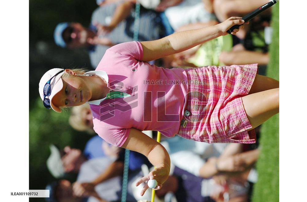 Two American teenage amateurs tied for lead in U.S. Women's Open