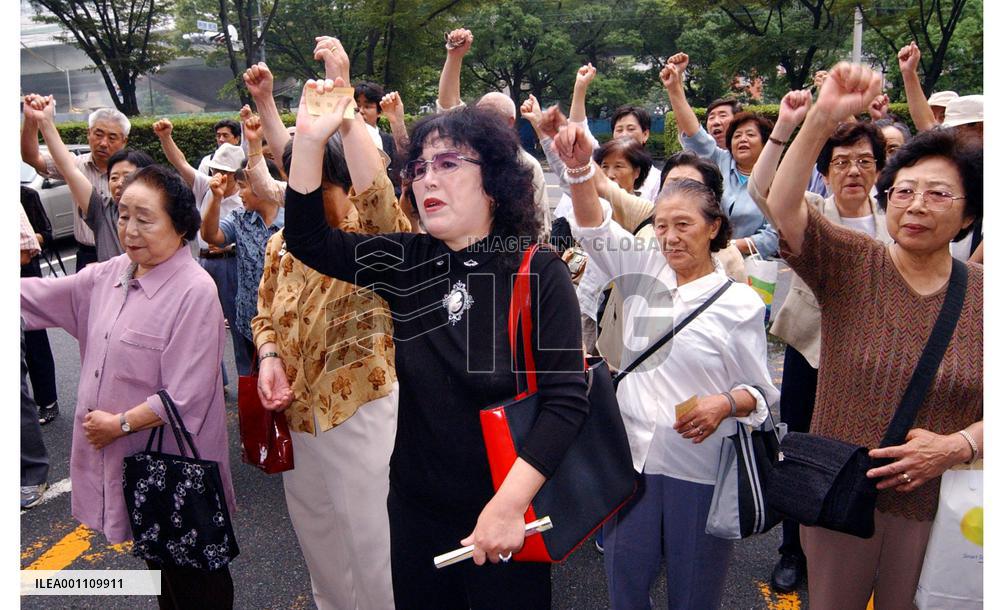Court dismisses damages suit by war-displaced Japanese