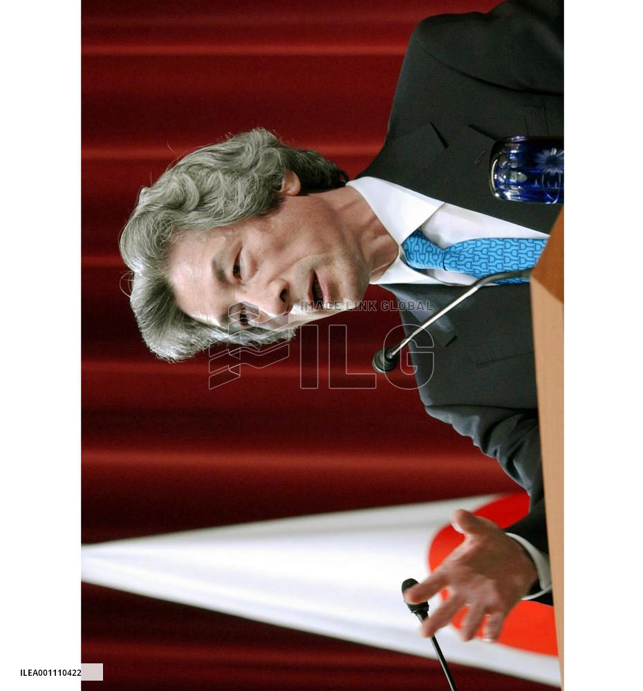Koizumi dissolves lower house for snap election