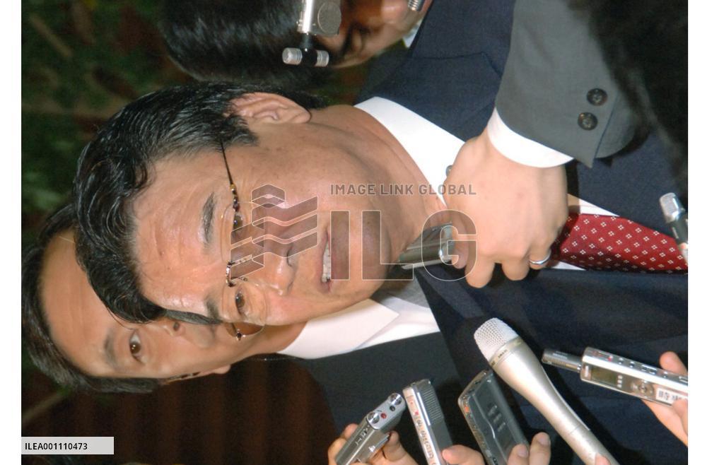 Koizumi picks Iwanaga to succeed sacked farm minister