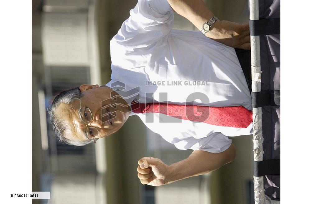 Party leaders take to the streets ahead of election
