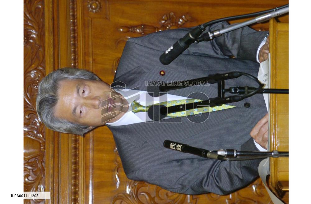 Koizumi resolves to resubmit, enact postal bills in Diet speech